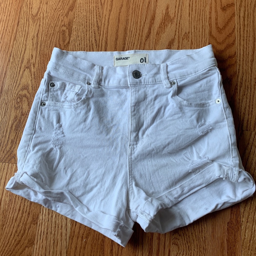 GARAGE WHITE DENIM SHORTS!